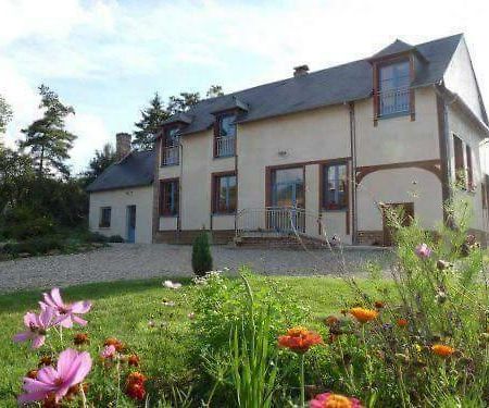 Le Moulin Aux Moines Panzió Croissy-sur-Celle Kültér fotó