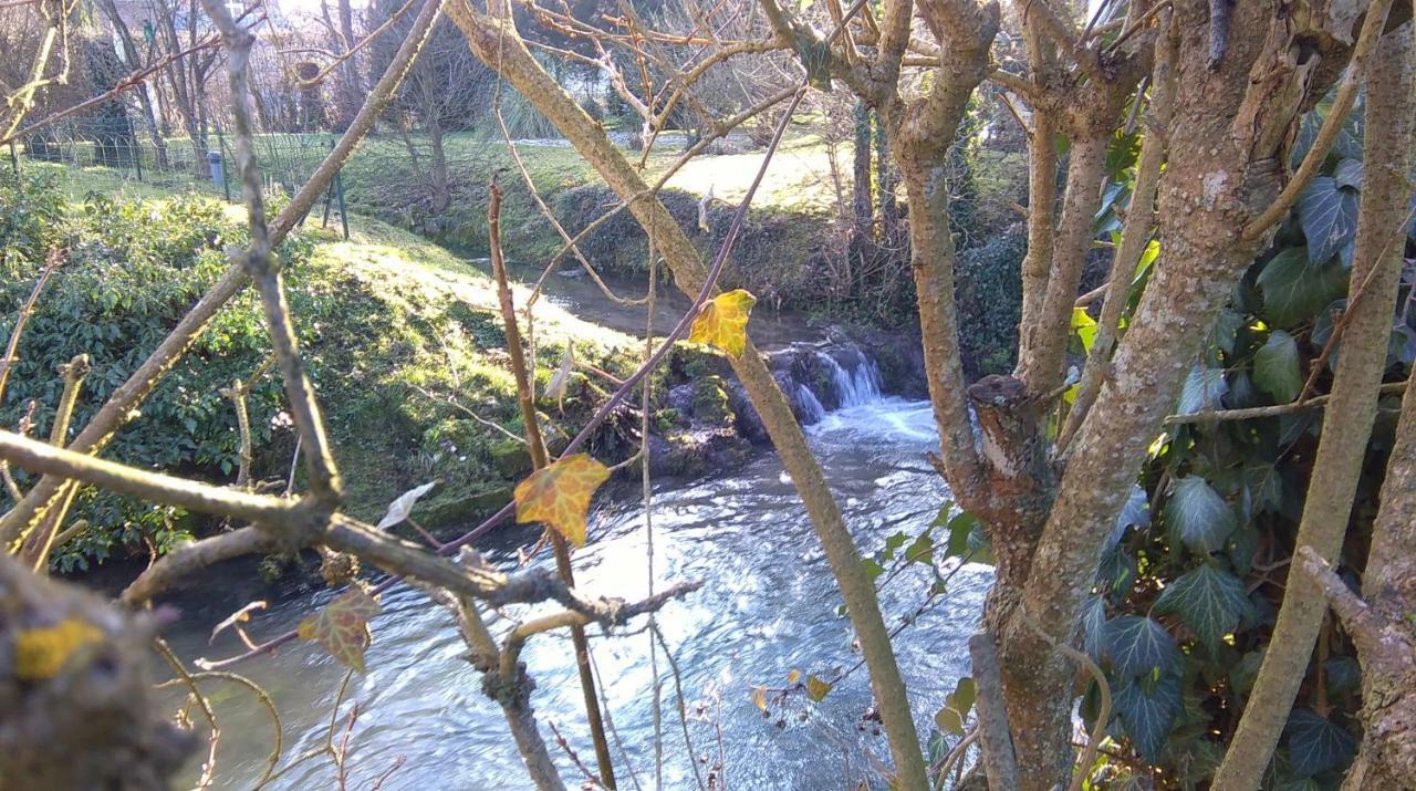 Le Moulin Aux Moines Panzió Croissy-sur-Celle Kültér fotó