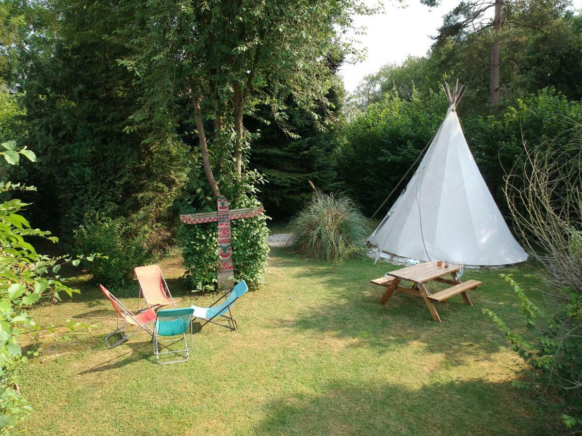 Le Moulin Aux Moines Panzió Croissy-sur-Celle Kültér fotó